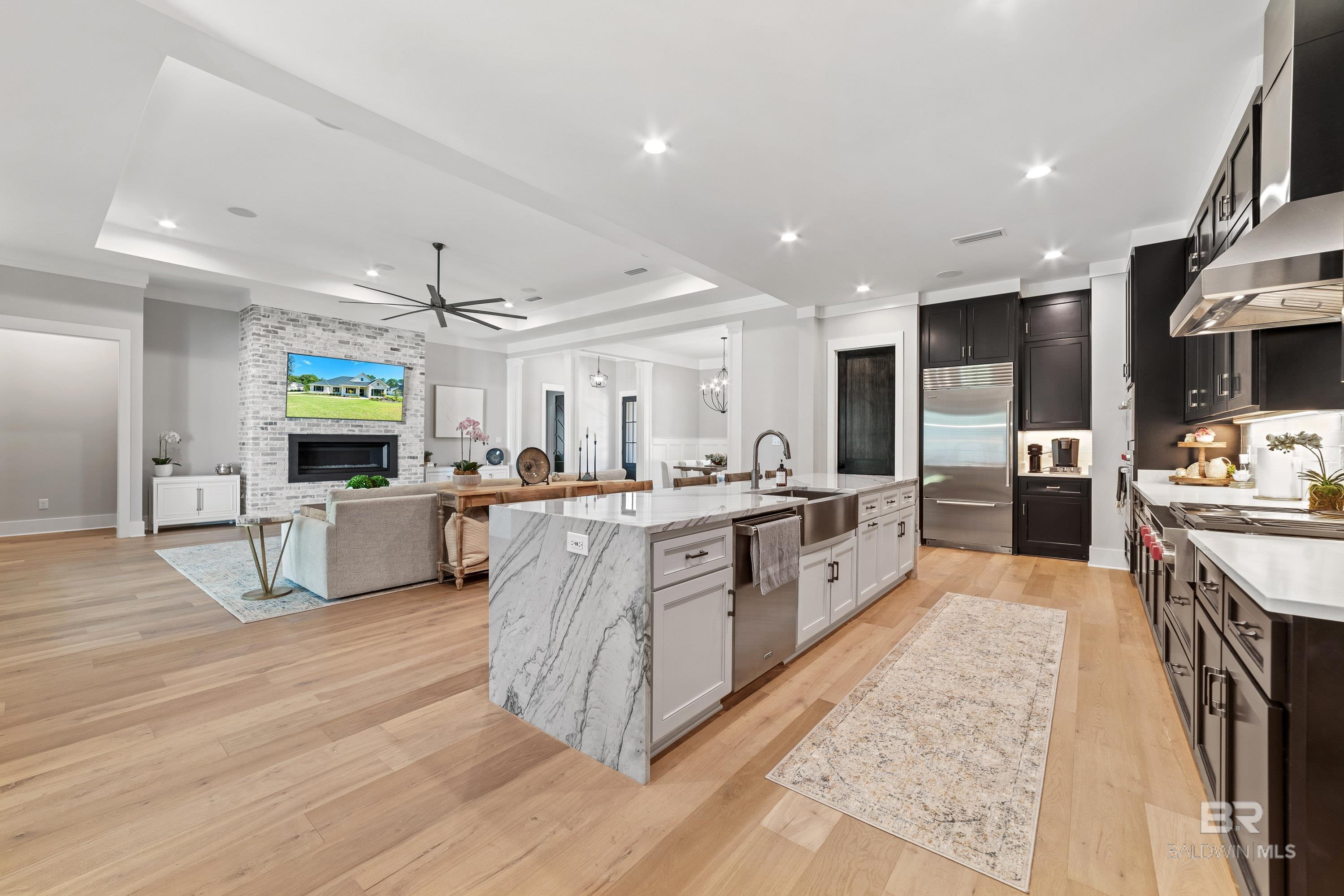 11504 Redfern Road