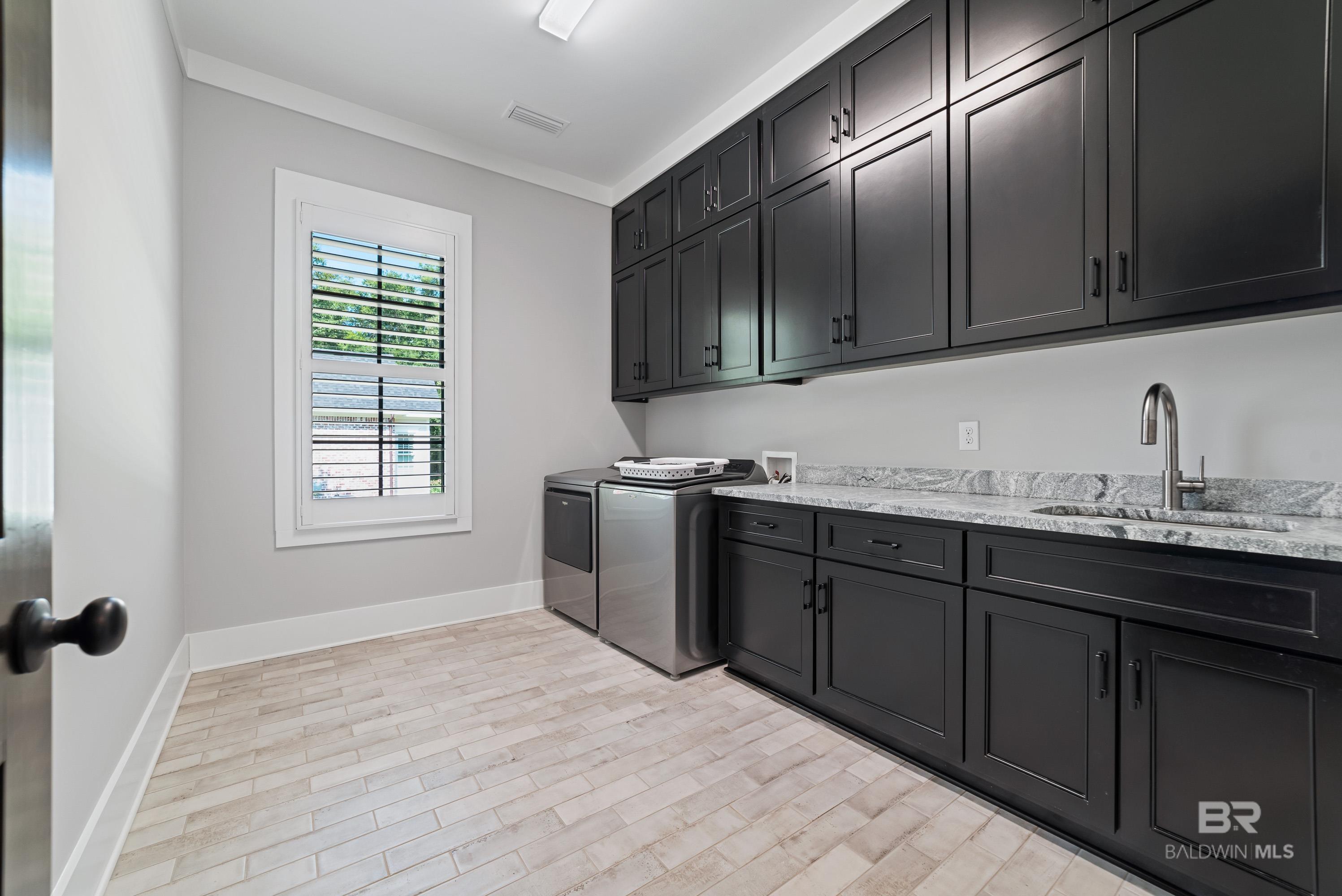 11504 Redfern Road