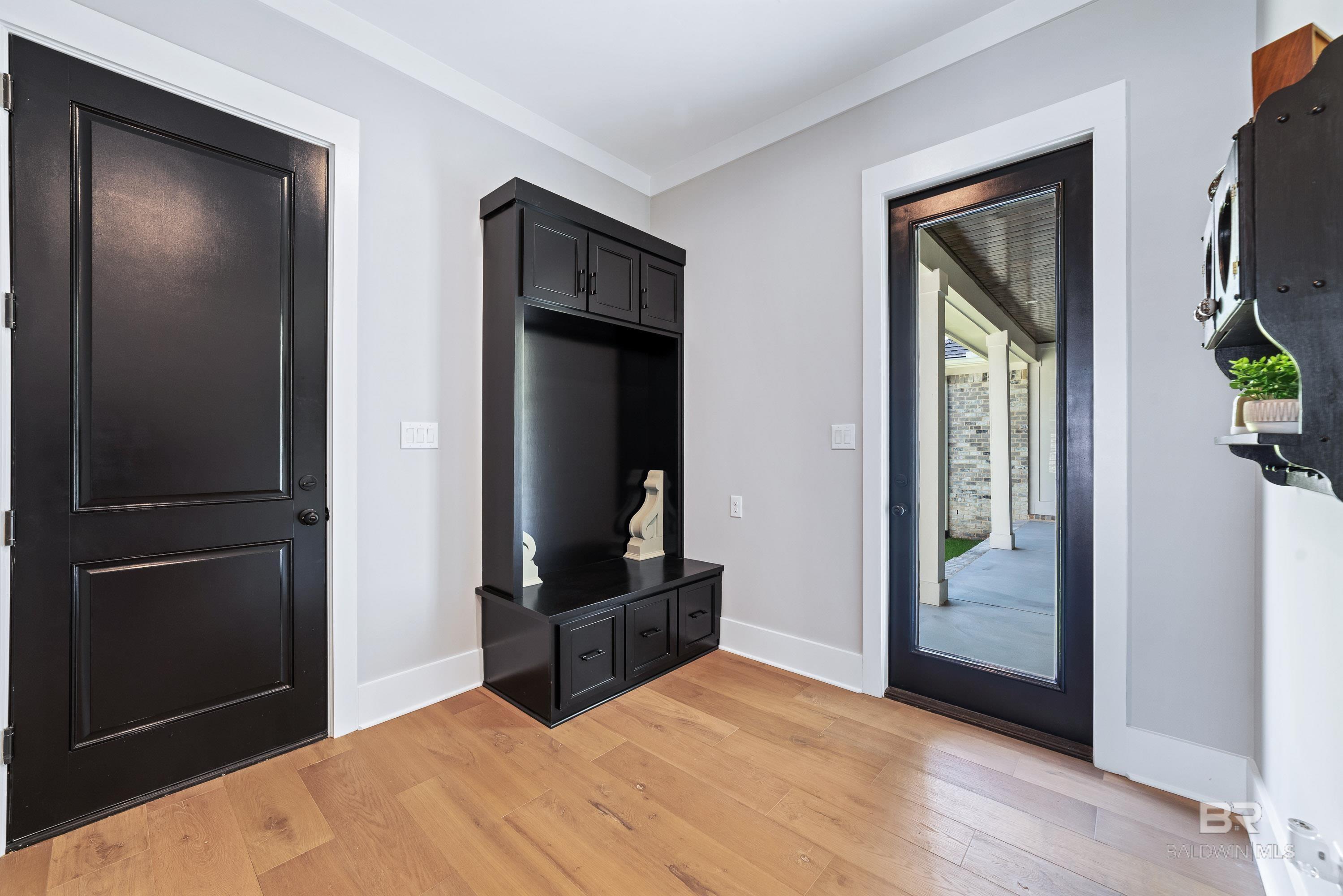 11504 Redfern Road