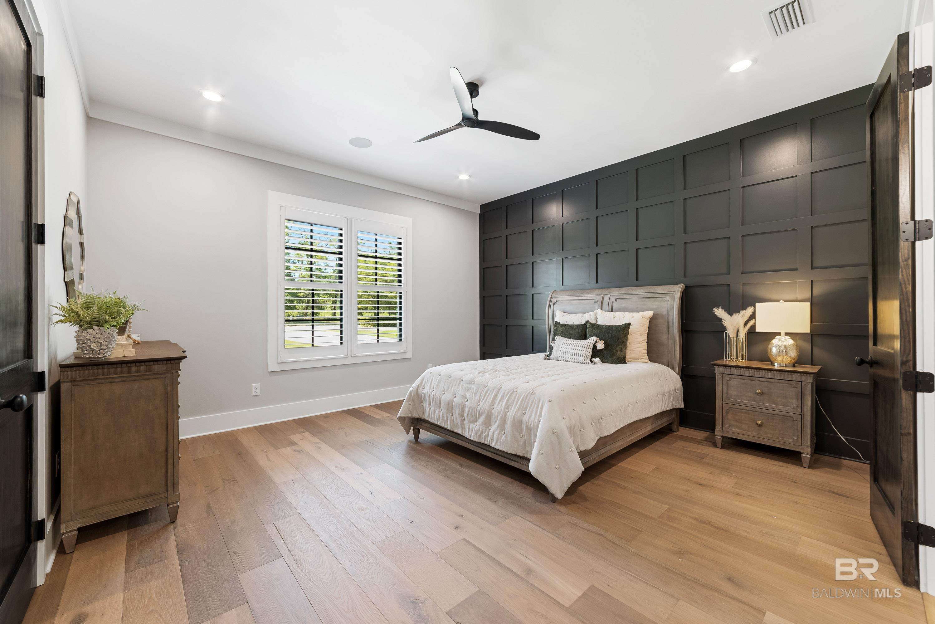 11504 Redfern Road
