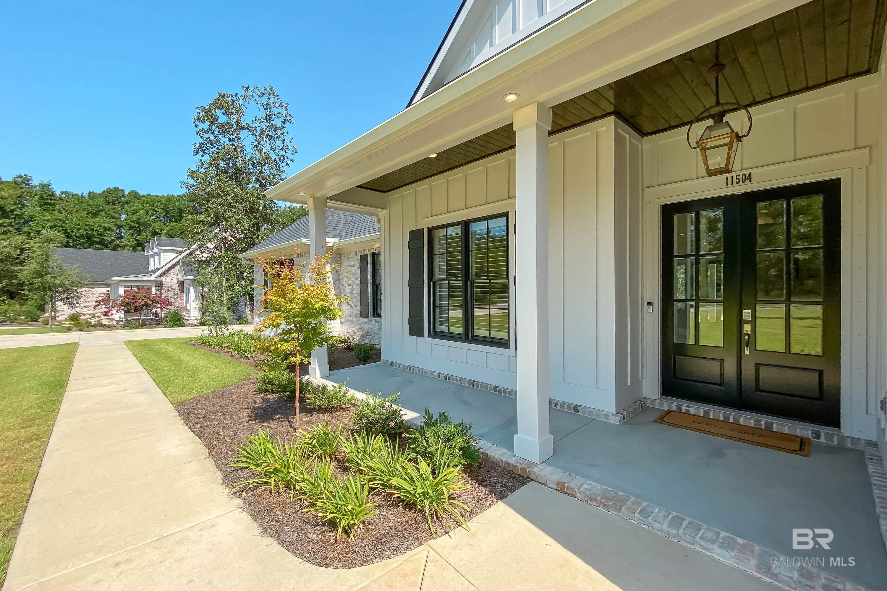 11504 Redfern Road