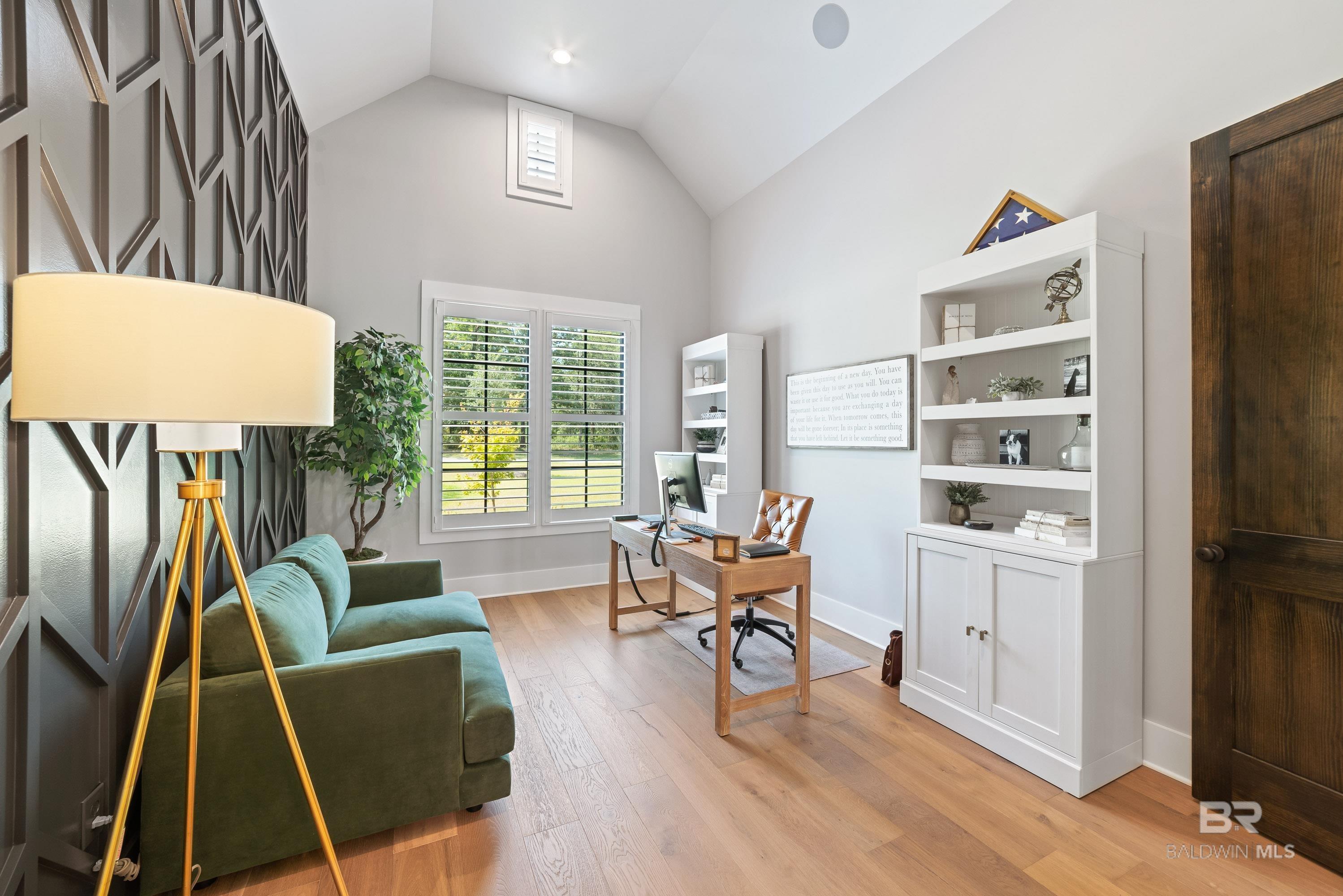 11504 Redfern Road