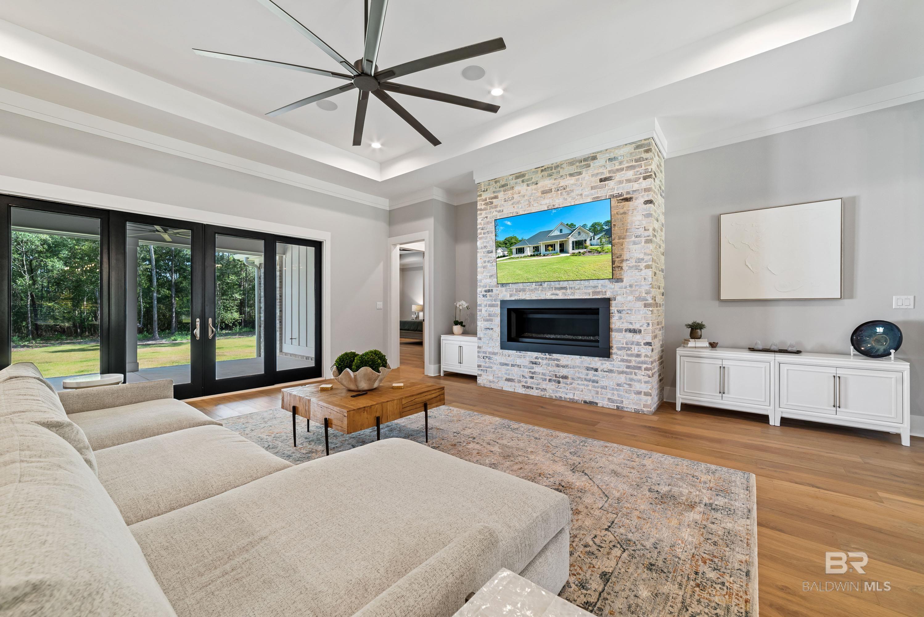 11504 Redfern Road