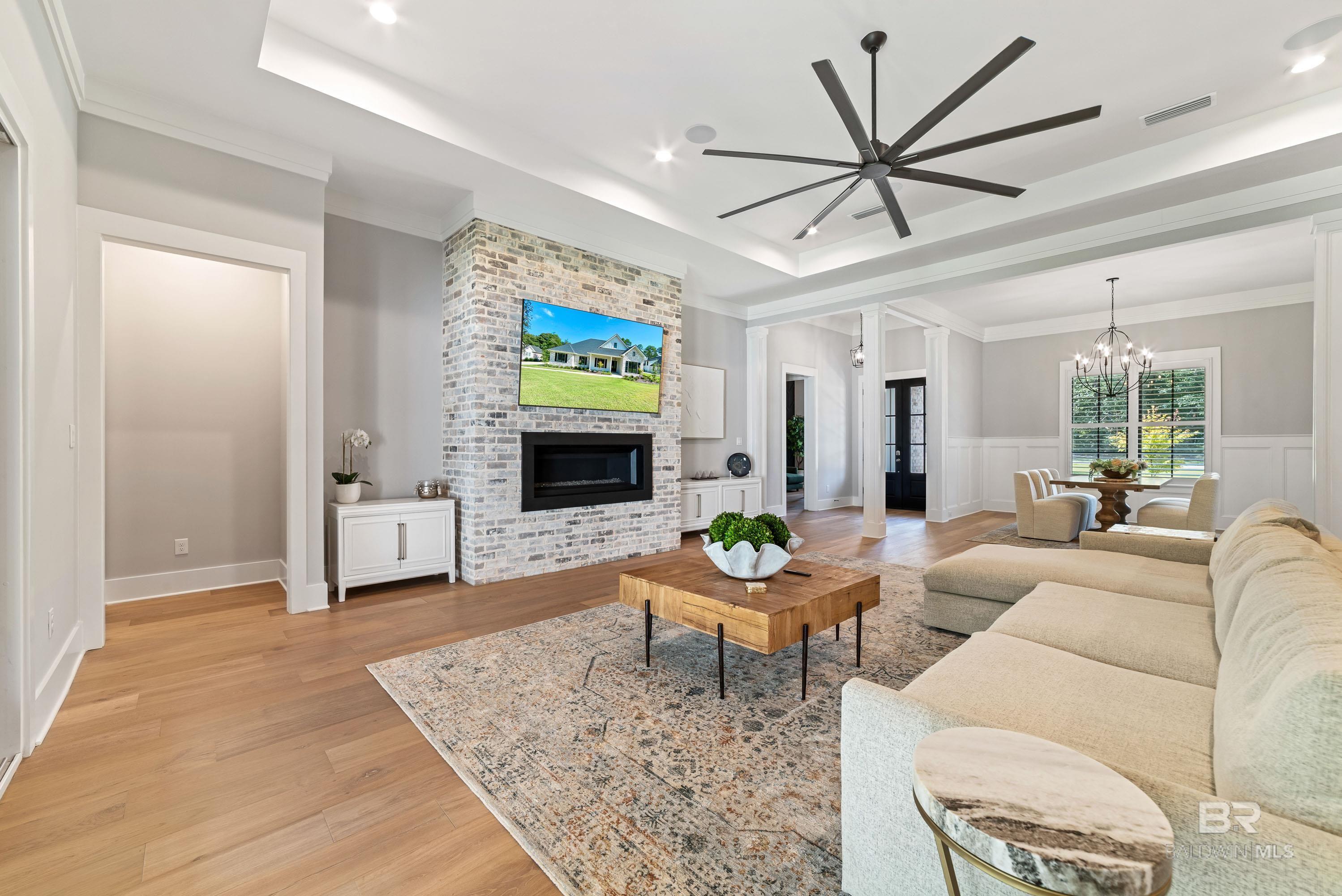 11504 Redfern Road