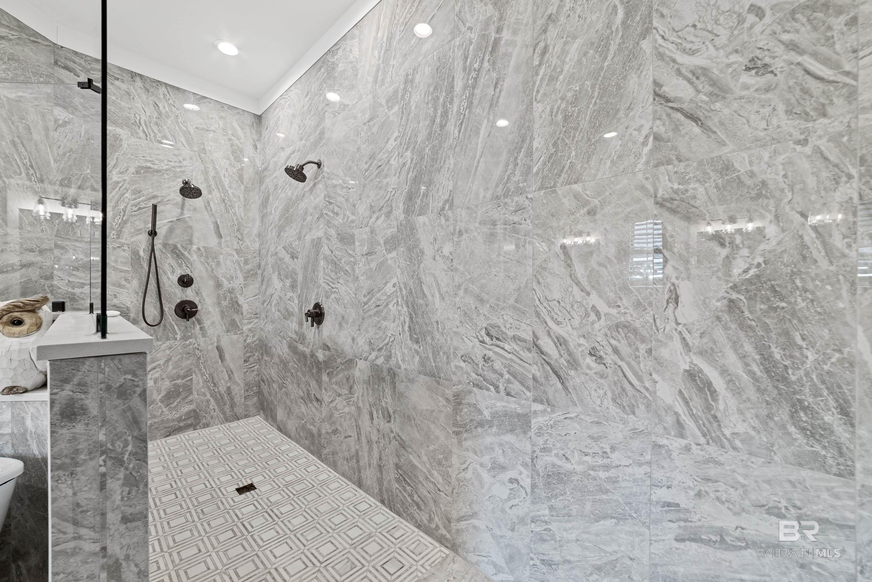 11504 Redfern Road