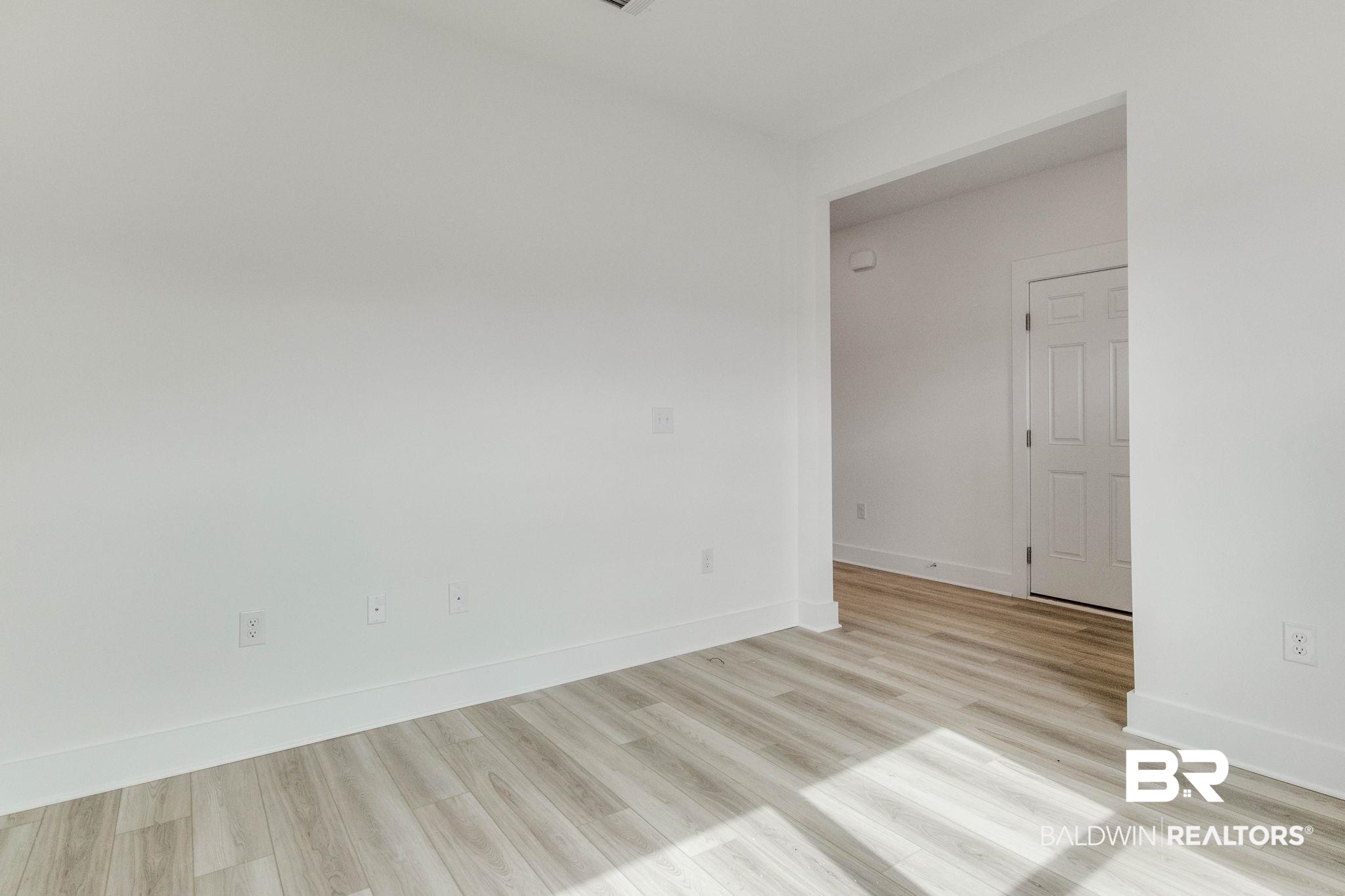 9573 Old Crows Cove