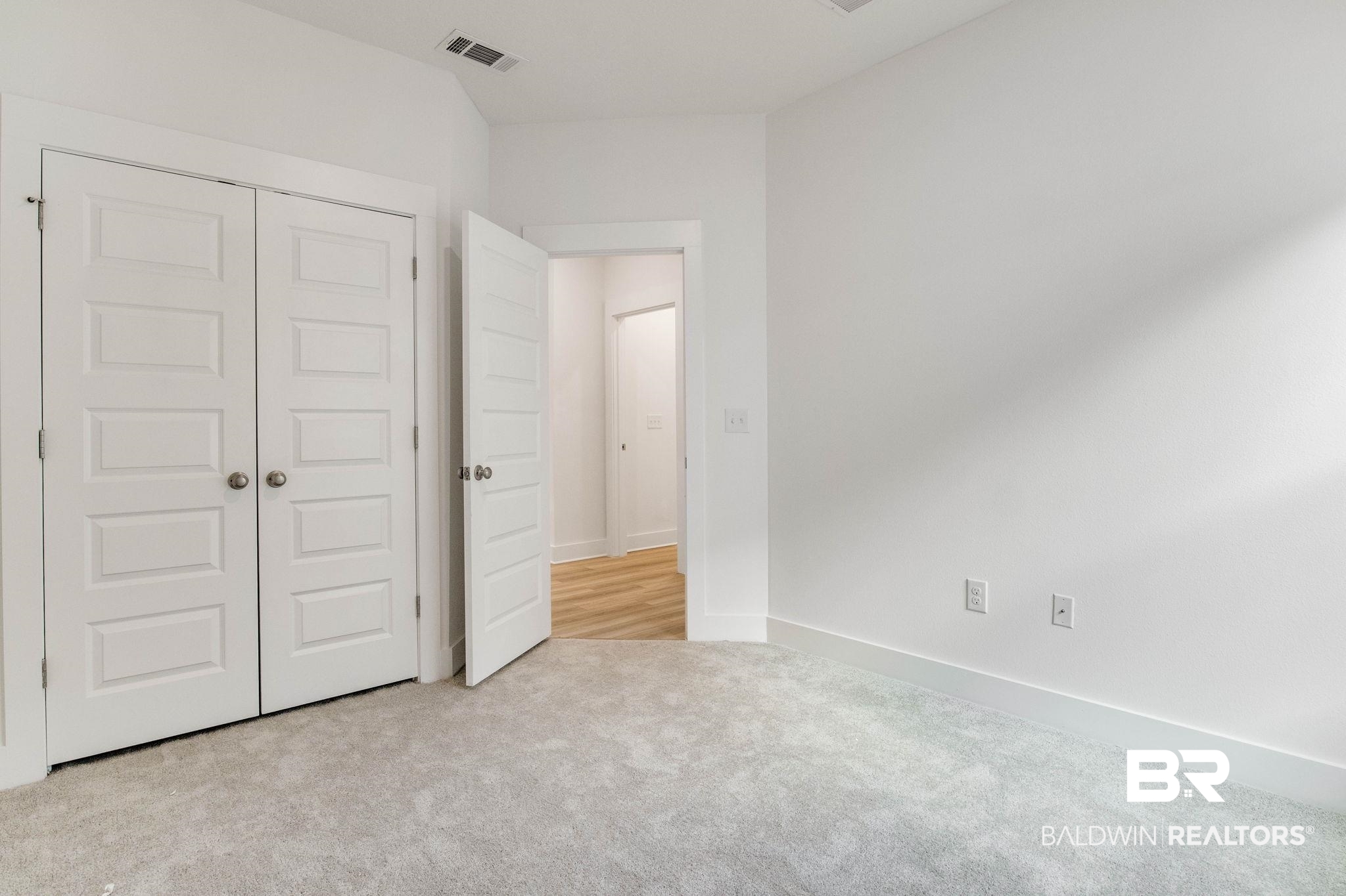 9573 Old Crows Cove