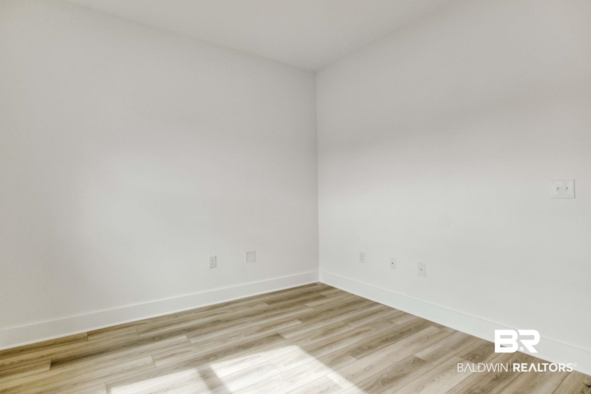 9573 Old Crows Cove