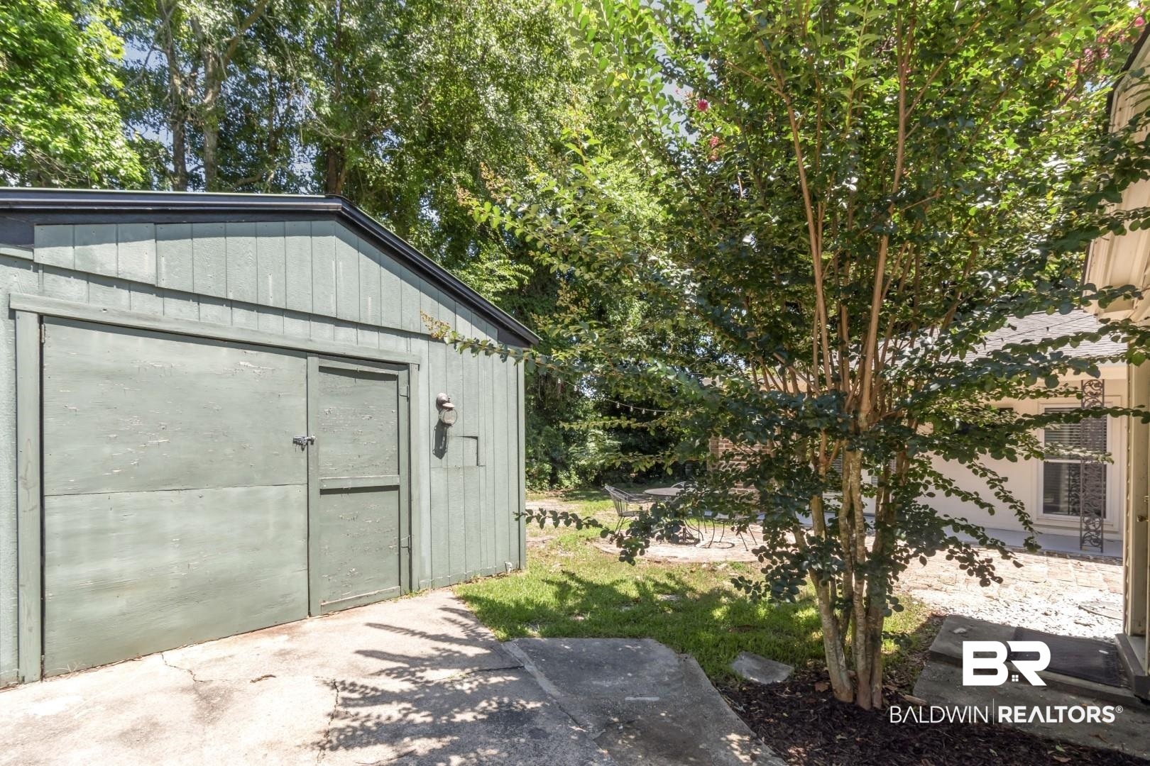 505 E Barksdale Drive