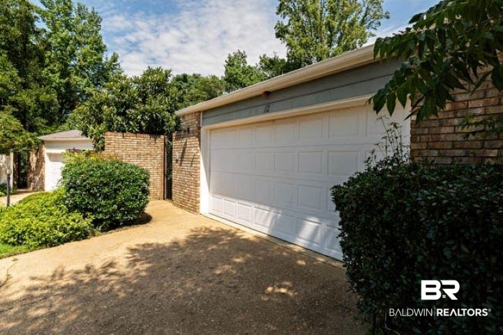 12 Stonebridge Court