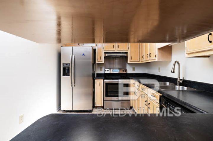 12 Stonebridge Court