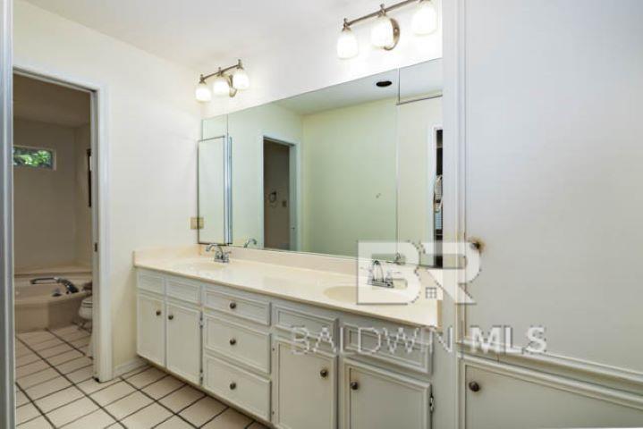 12 Stonebridge Court