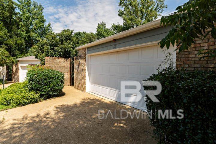 12 Stonebridge Court