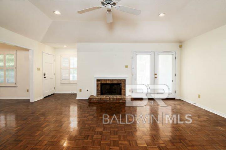 12 Stonebridge Court