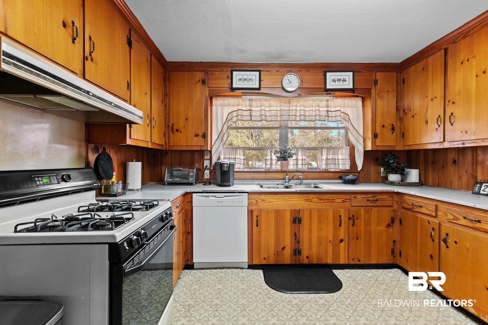 607 Bellangee Avenue