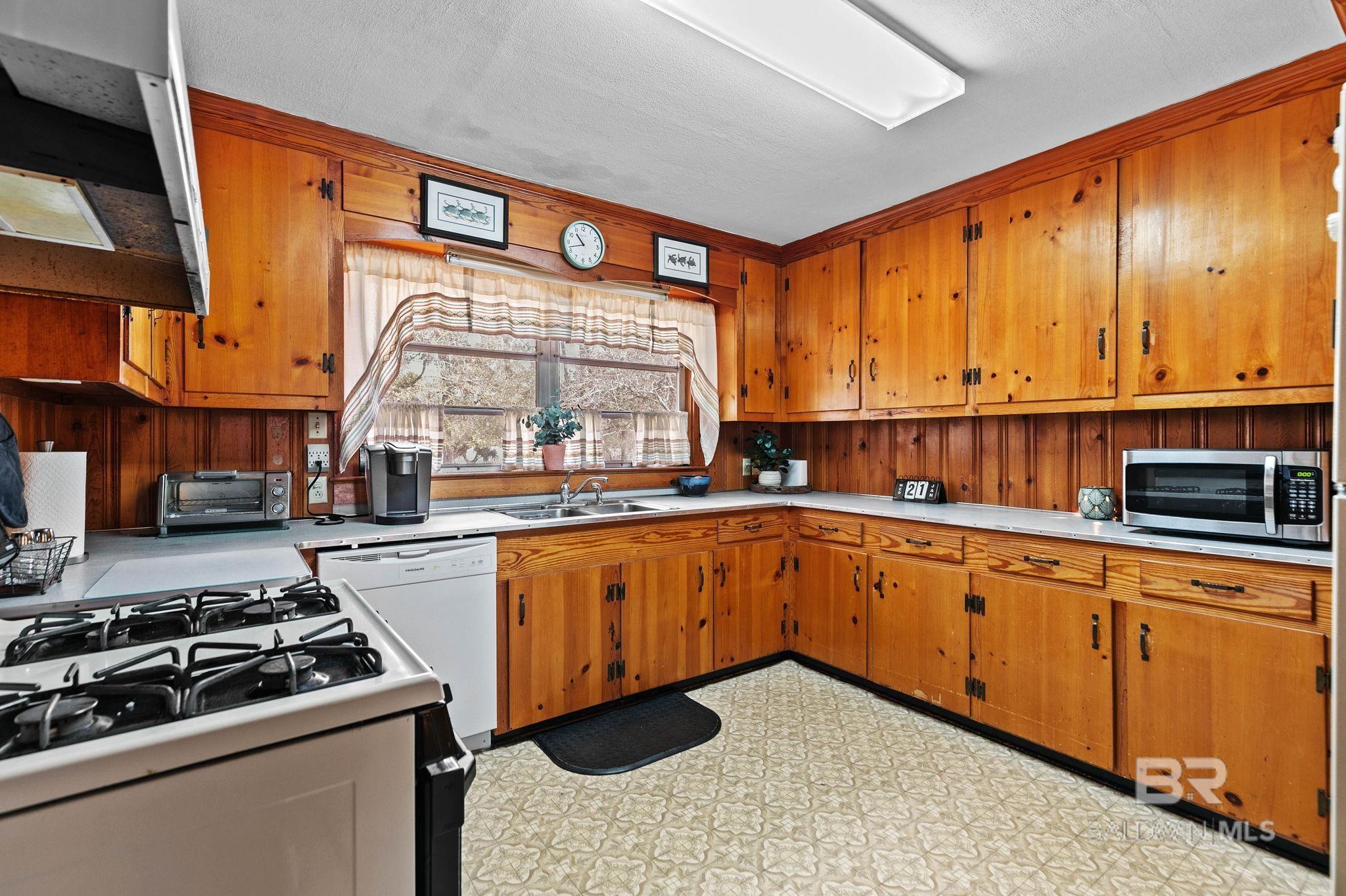 607 Bellangee Avenue