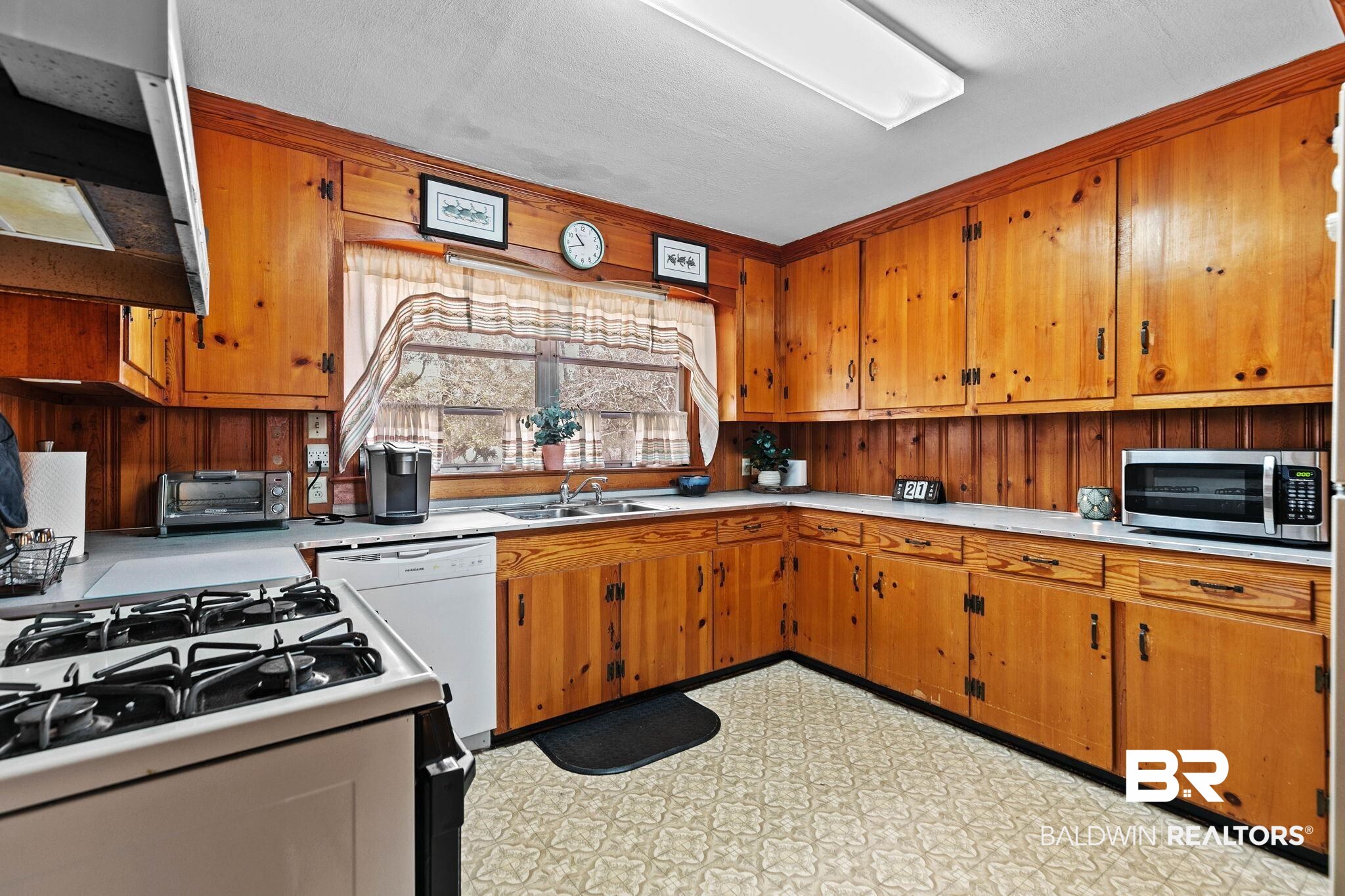607 Bellangee Avenue