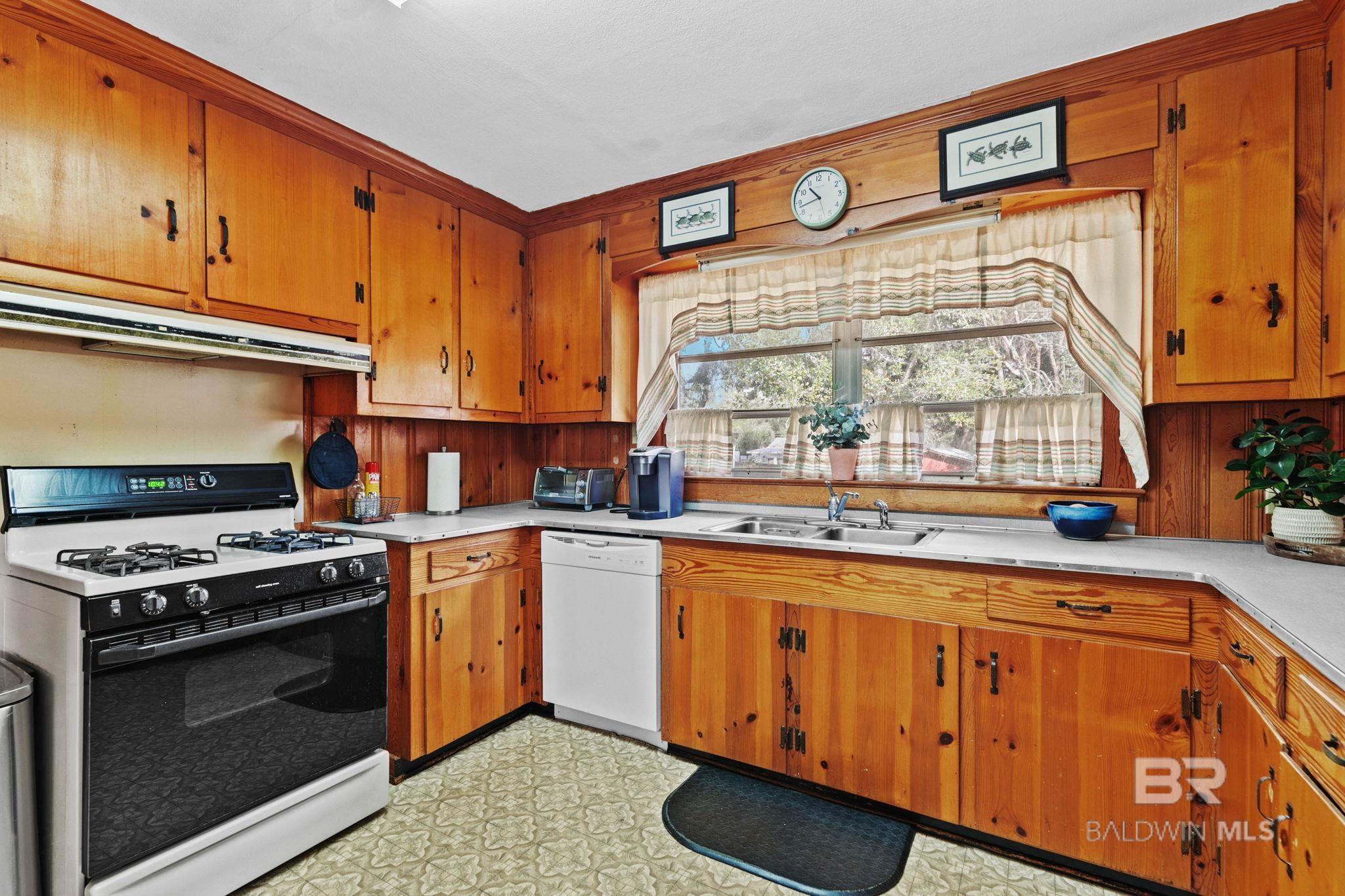 607 Bellangee Avenue