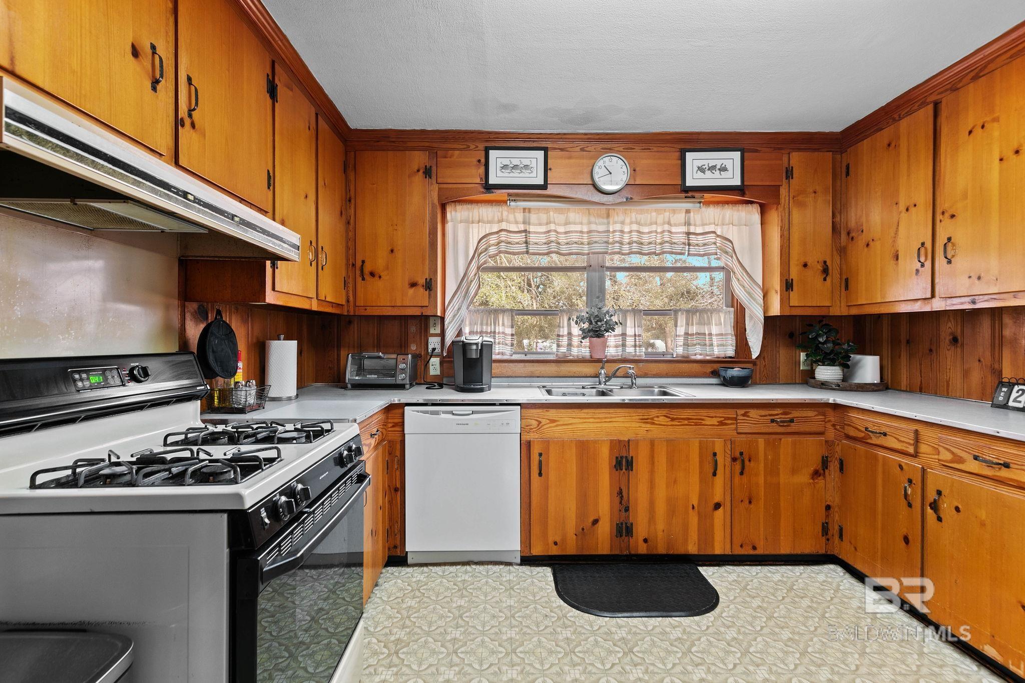 607 Bellangee Avenue