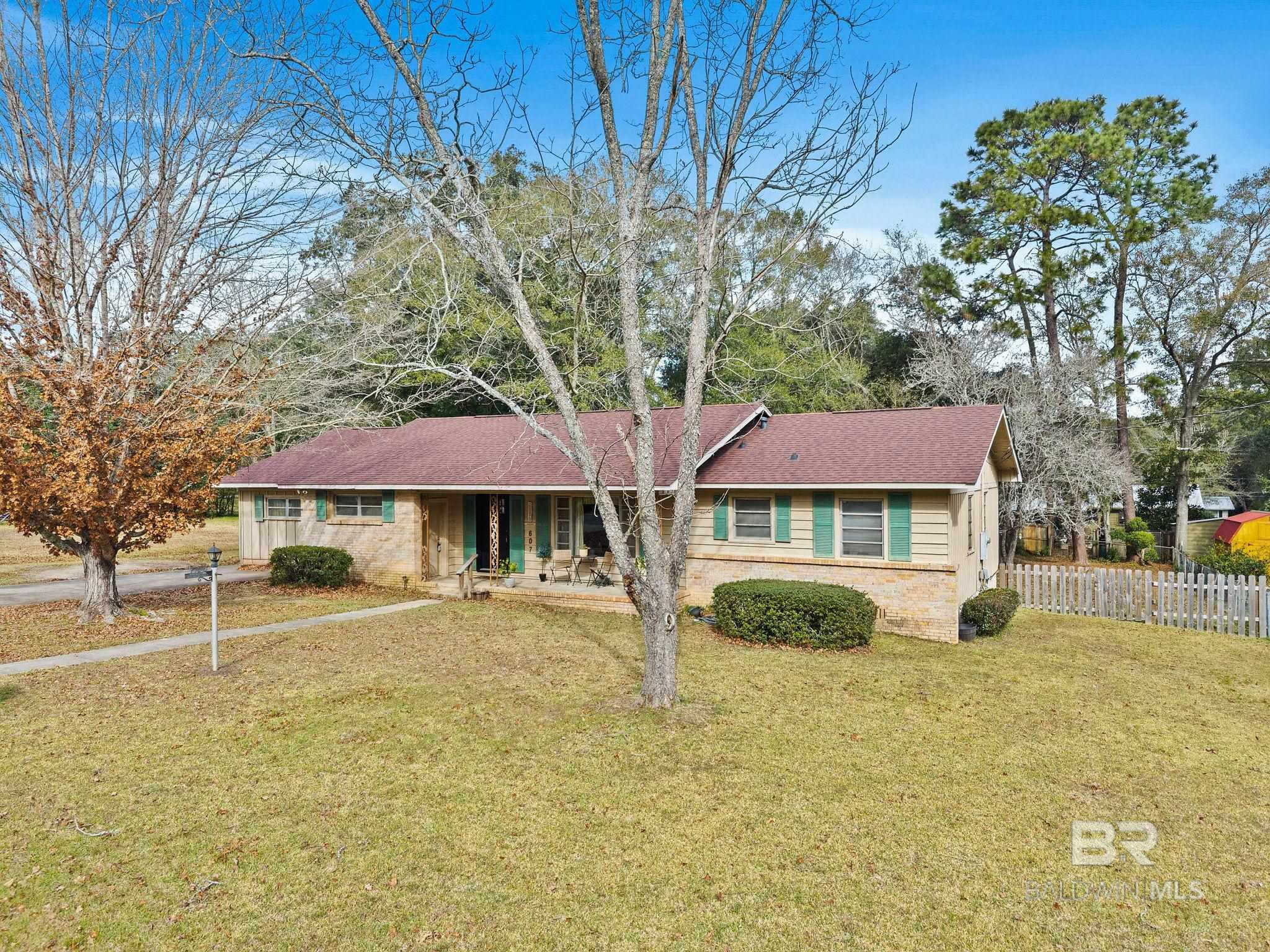 607 Bellangee Avenue