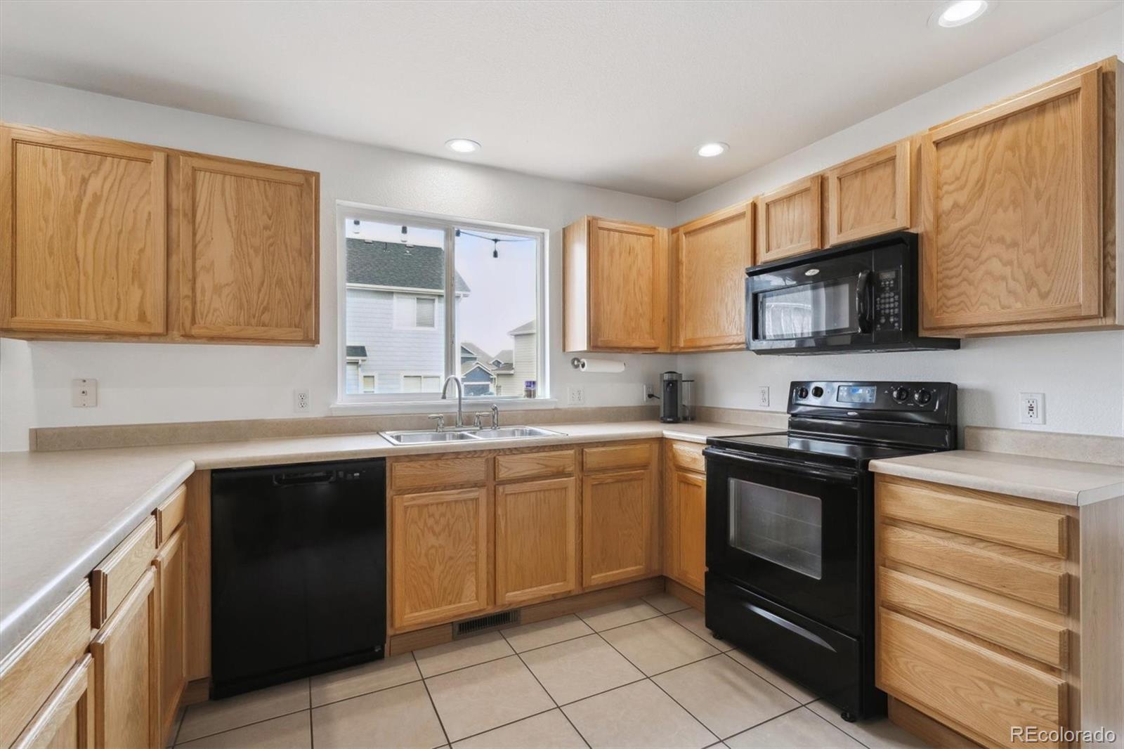1623 E 164th Place