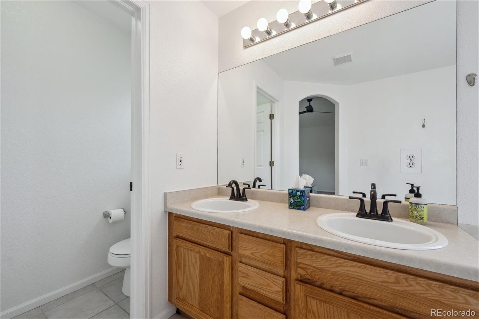 1623 E 164th Place