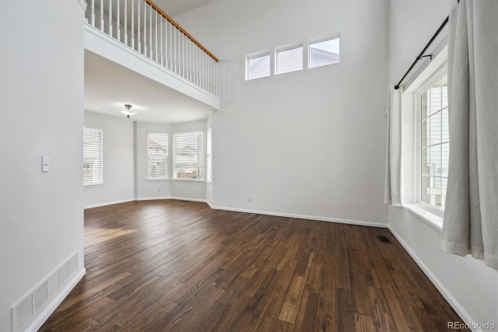 1623 E 164th Place