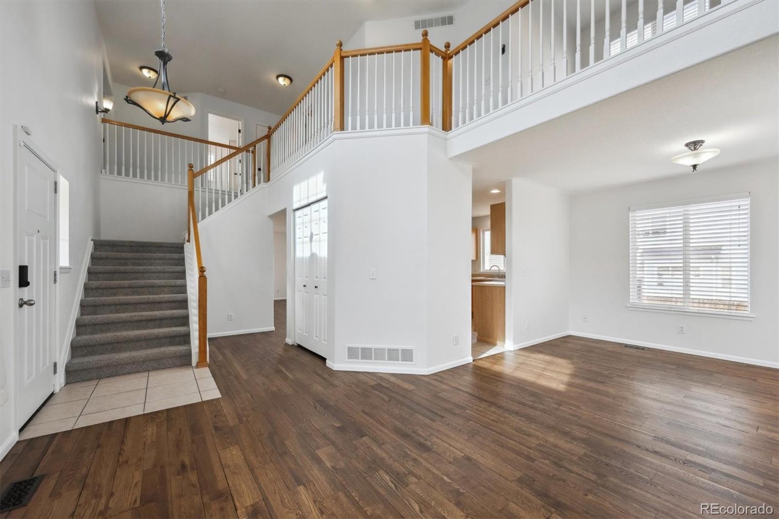 1623 E 164th Place