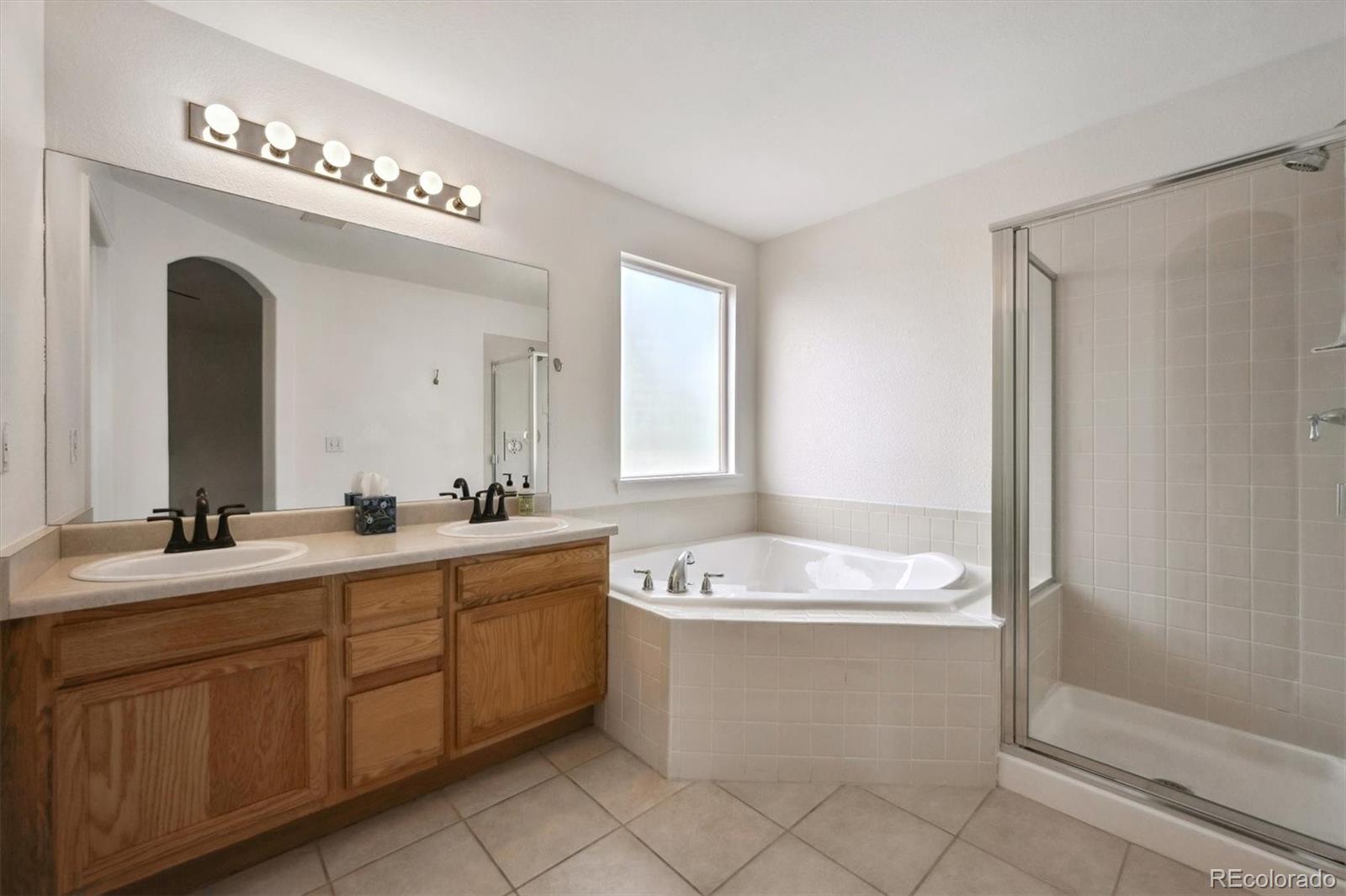 1623 E 164th Place