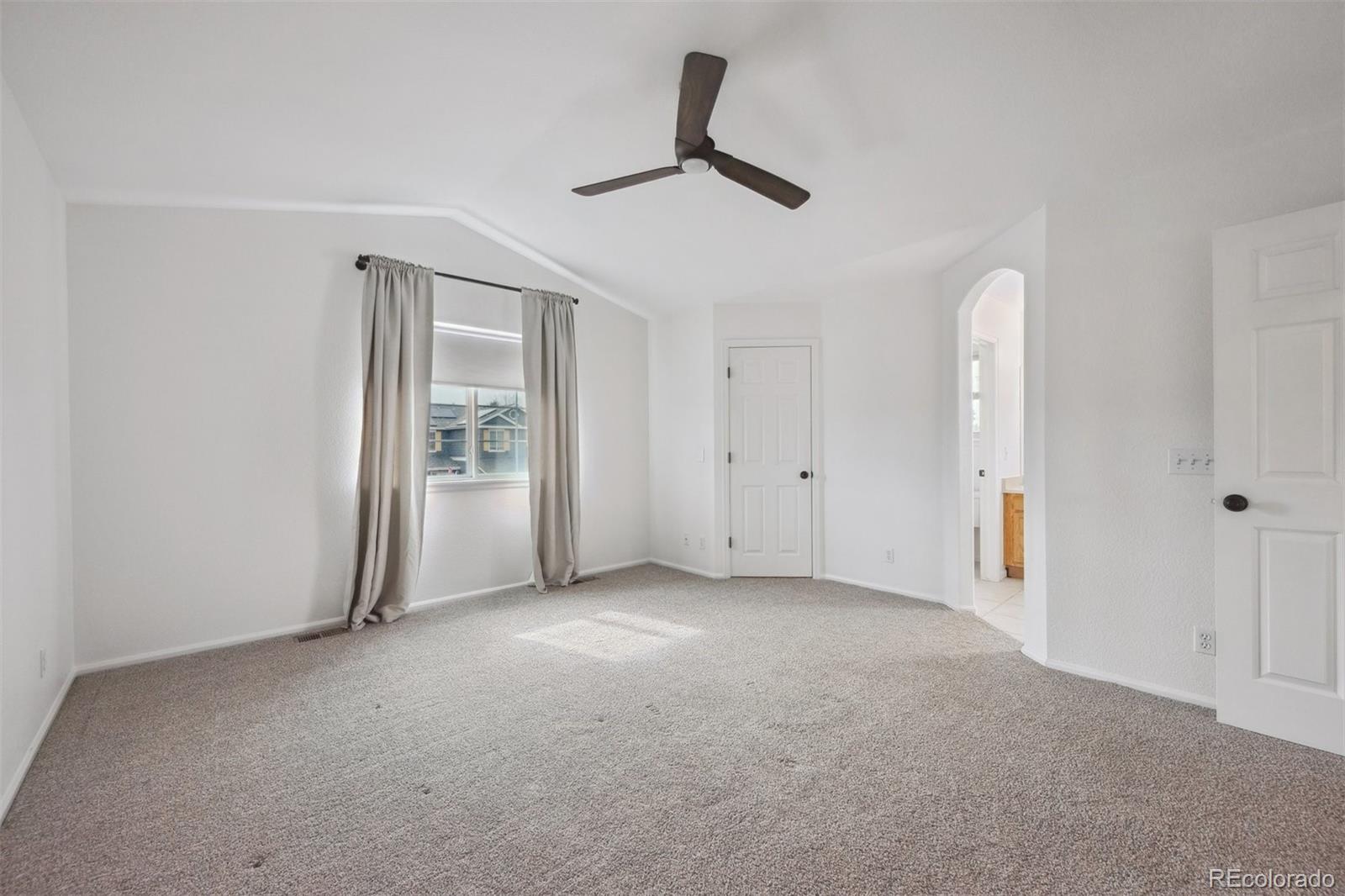1623 E 164th Place