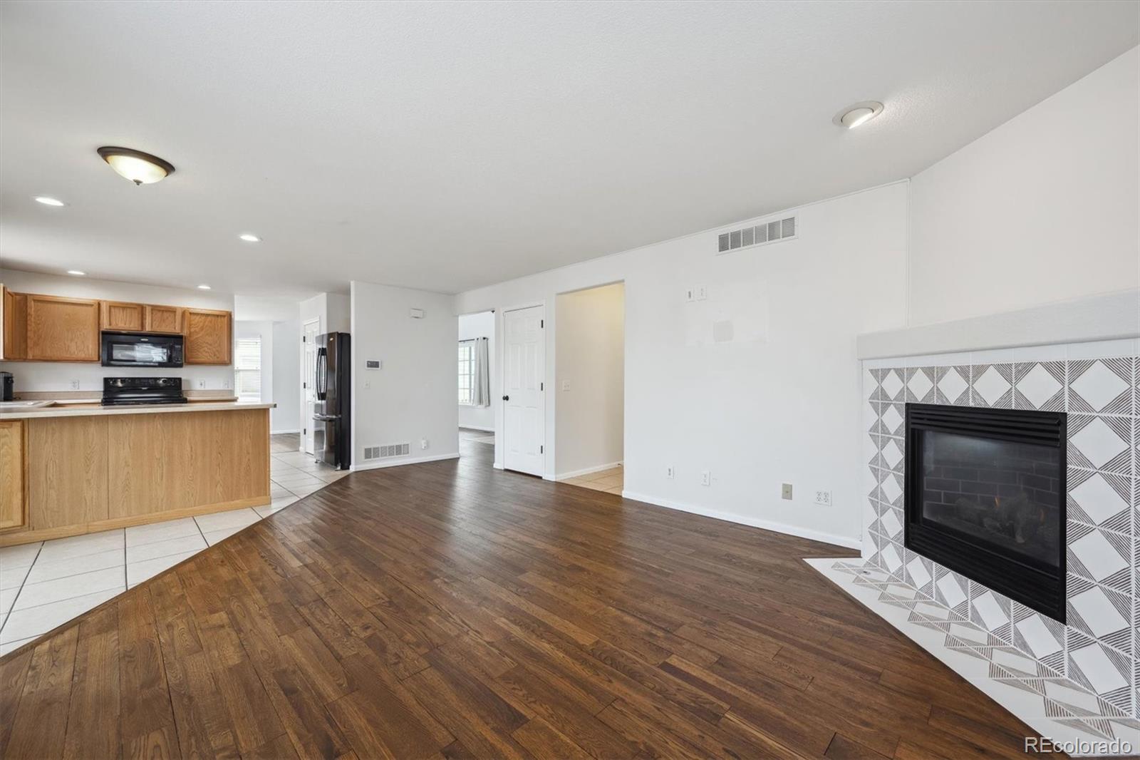 1623 E 164th Place