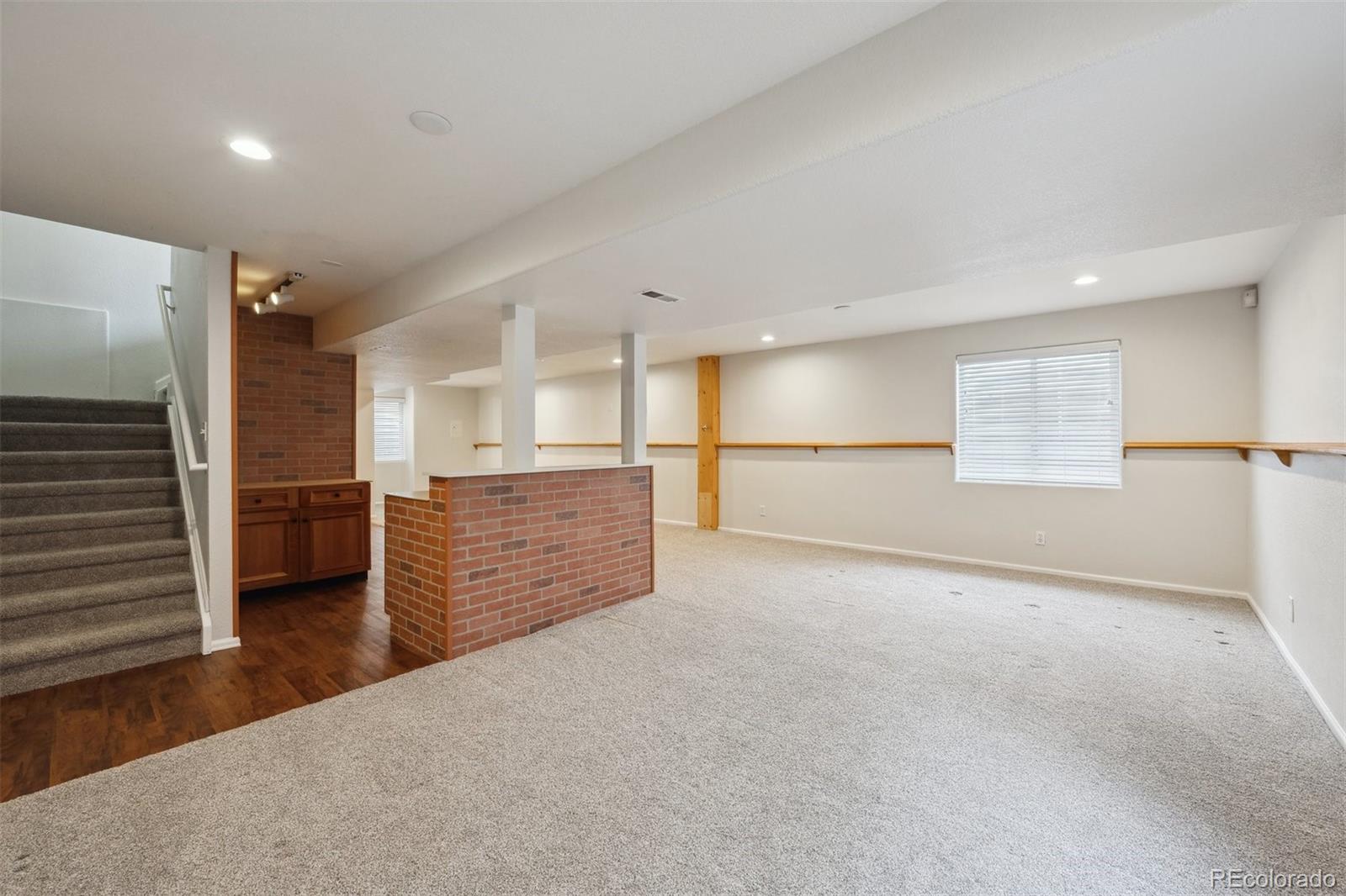 1623 E 164th Place
