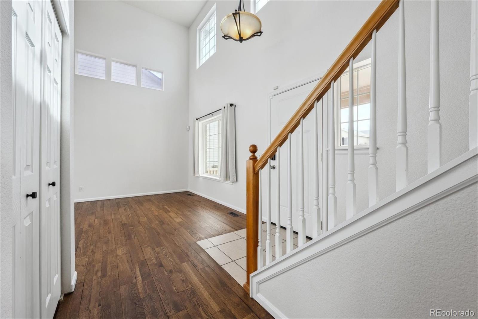 1623 E 164th Place
