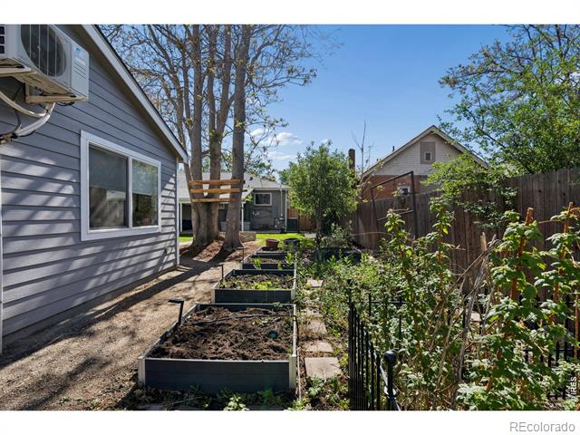 3045 N Columbine Street