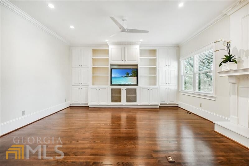 3021 Margaret Mitchell Drive NW Unit: 10