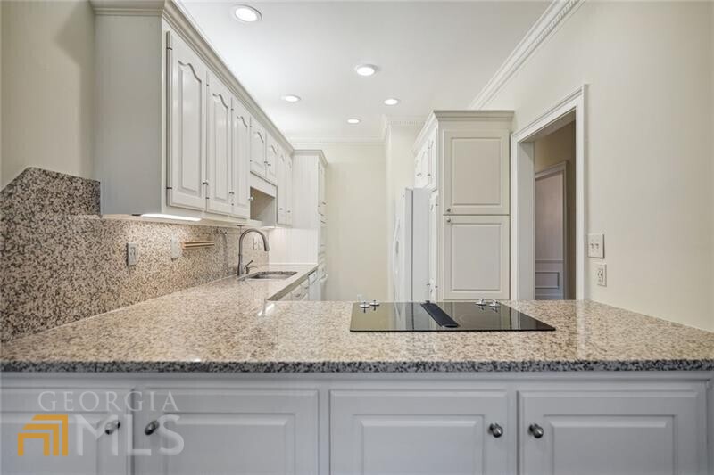 3021 Margaret Mitchell Drive NW Unit: 10
