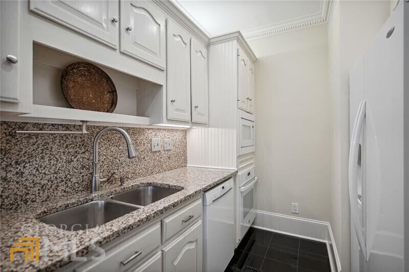 3021 Margaret Mitchell Drive NW Unit: 10
