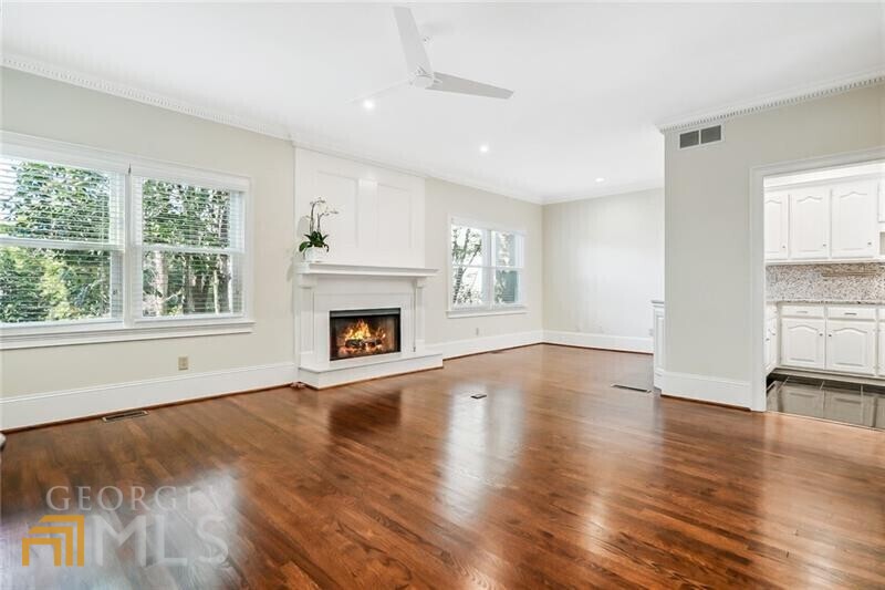 3021 Margaret Mitchell Drive NW Unit: 10