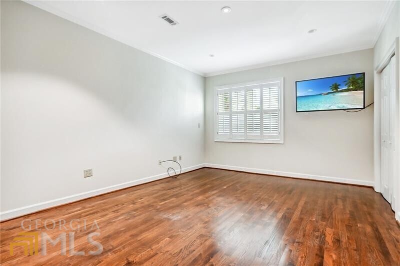 3021 Margaret Mitchell Drive NW Unit: 10