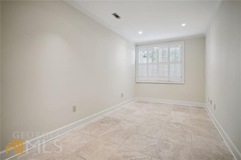 3021 Margaret Mitchell Drive NW Unit: 10