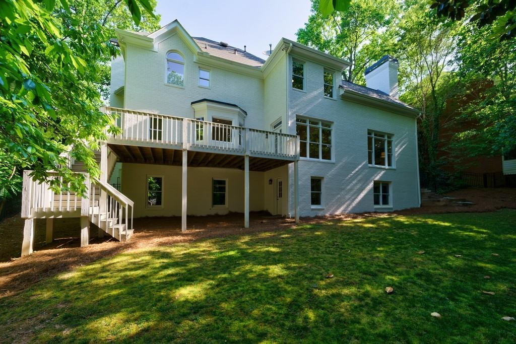 806 Brookhaven Springs Court NE