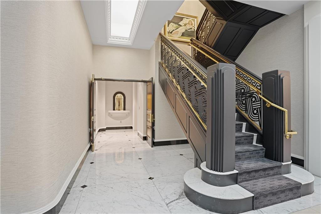 750 Park Avenue NE Unit: 37E
