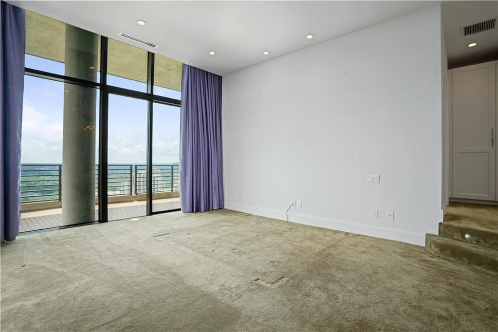 750 Park Avenue NE Unit: 37E