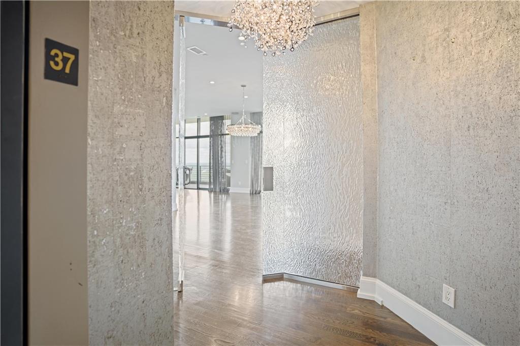 750 Park Avenue NE Unit: 37E
