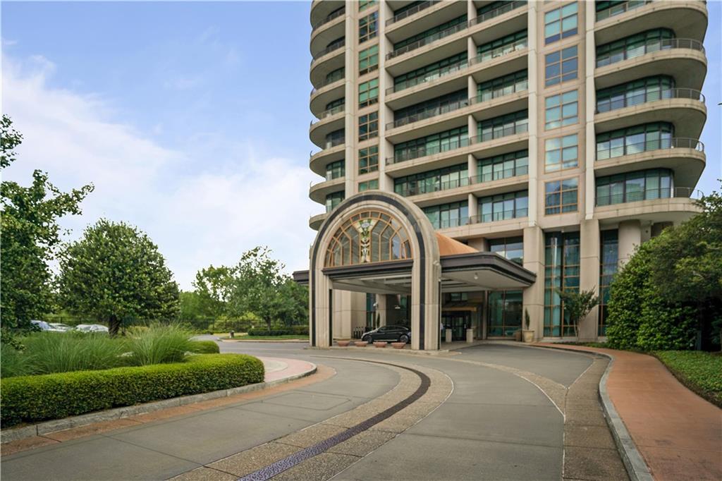 750 Park Avenue NE Unit: 37E