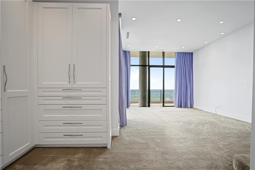 750 Park Avenue NE Unit: 37E