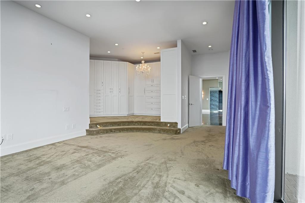 750 Park Avenue NE Unit: 37E