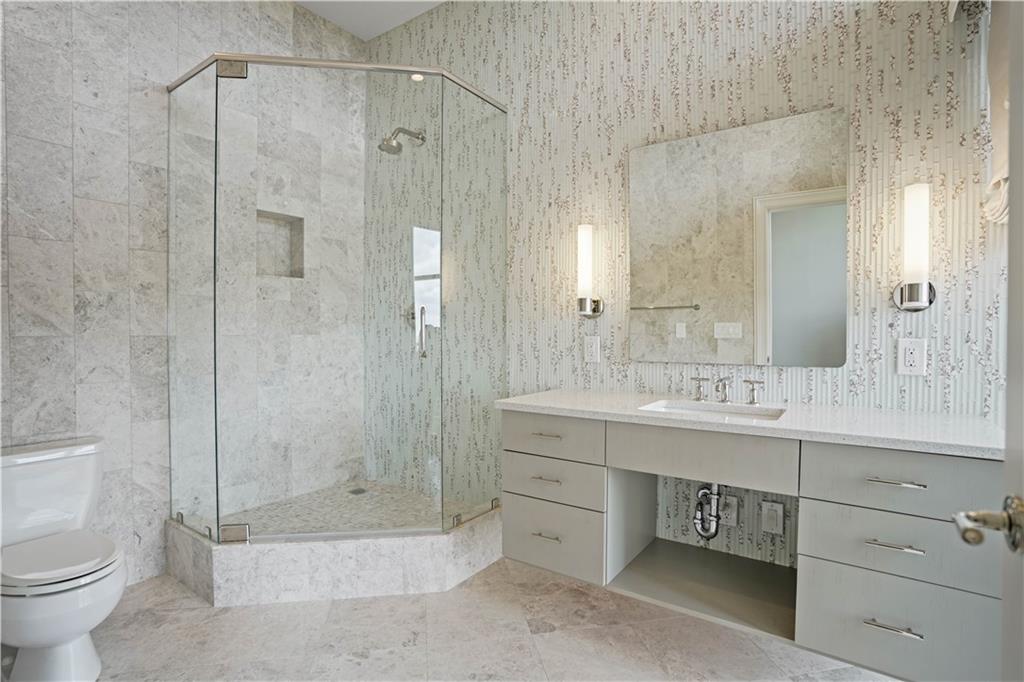 750 Park Avenue NE Unit: 37E
