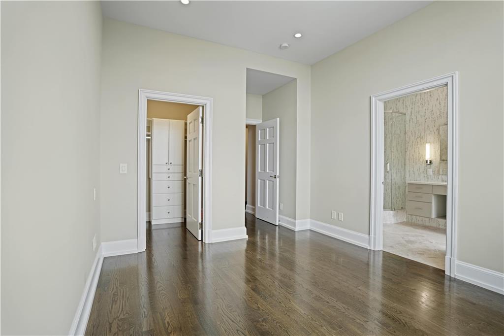 750 Park Avenue NE Unit: 37E