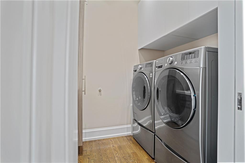 750 Park Avenue NE Unit: 37E